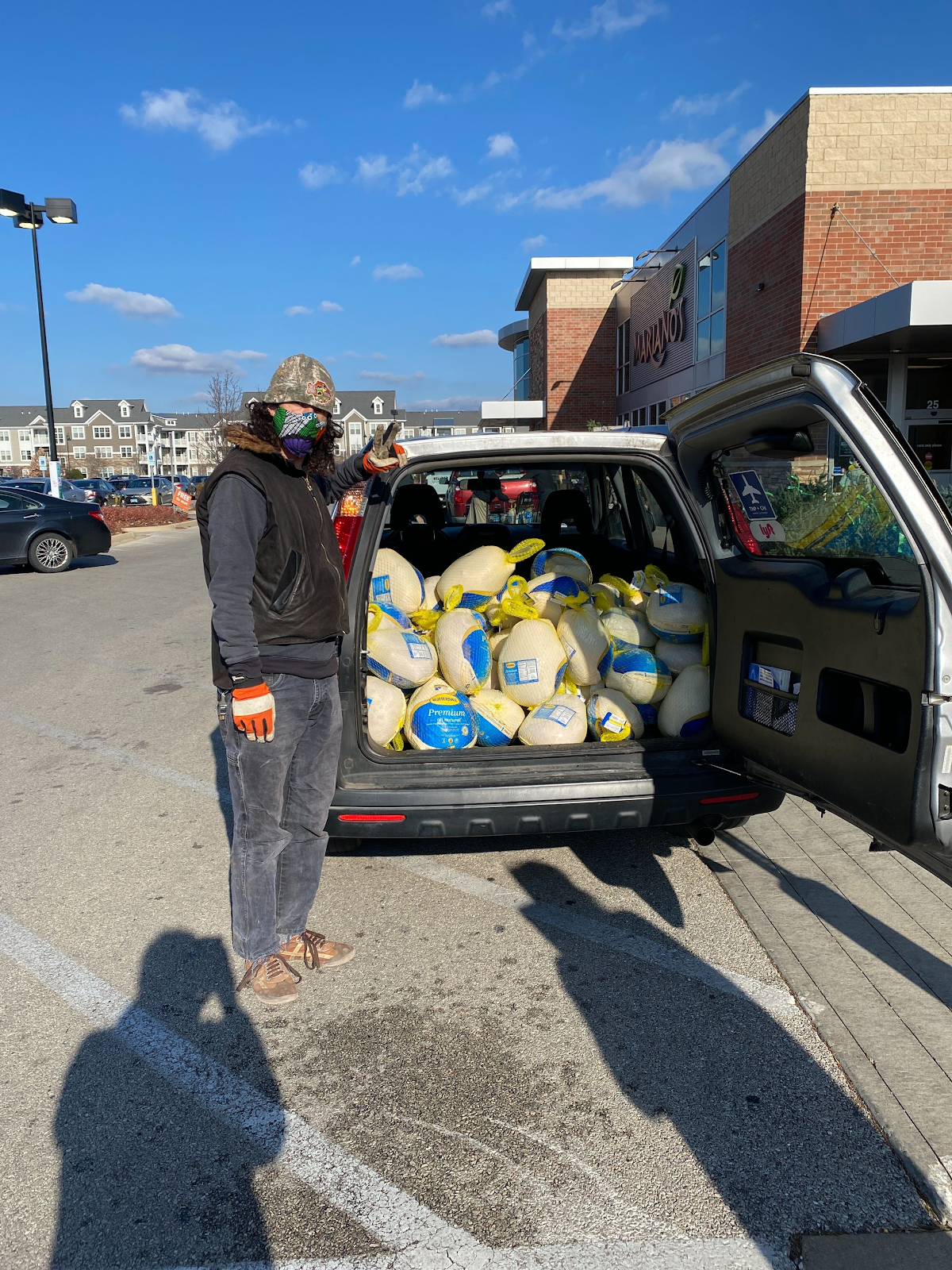 Humboldt Park Solidarity Network delivered 60 donated turkeys the week of Thanksgiving!