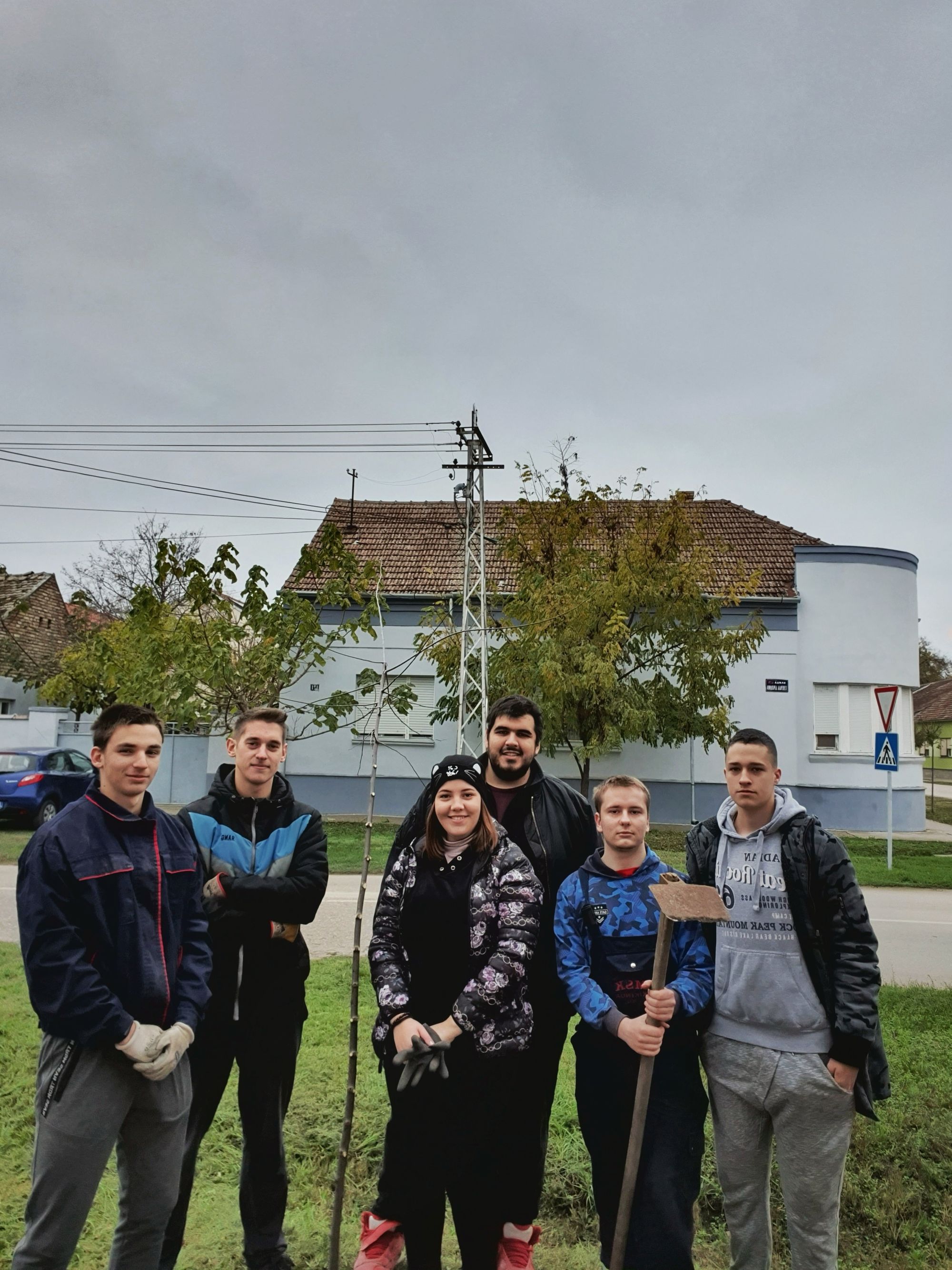 Pionir Students Gardening